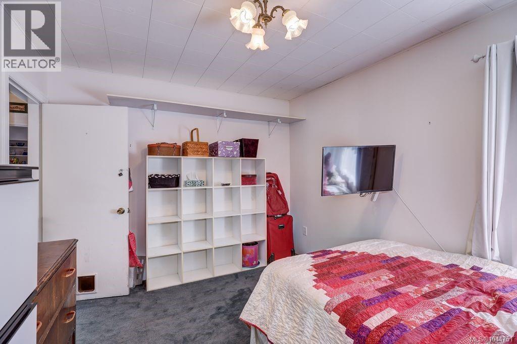 995 Franklyn St - Image 18