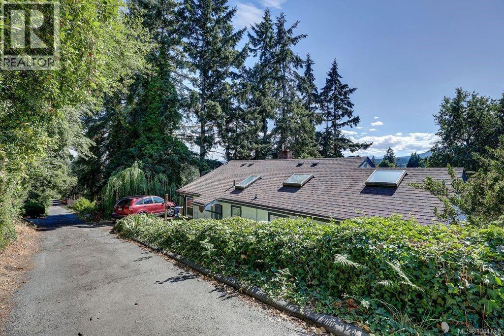 995 Franklyn St - 3