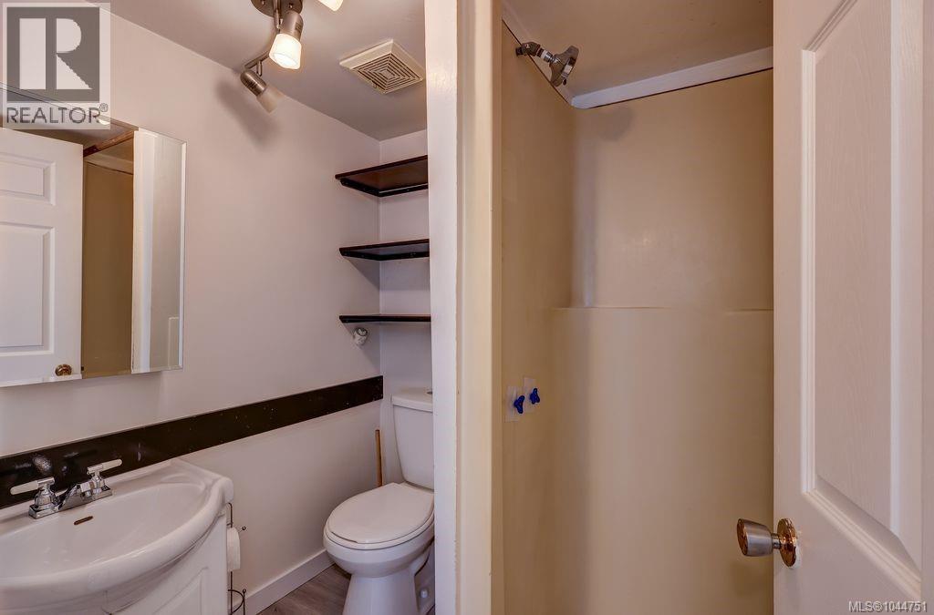 995 Franklyn St - 39