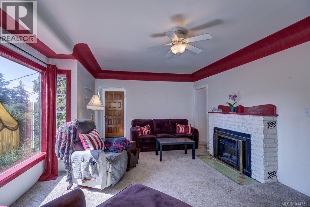 995 Franklyn St - 9