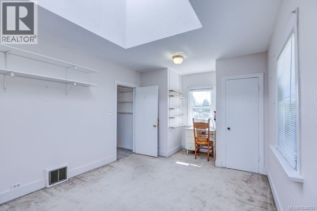 995 Franklyn St - 22