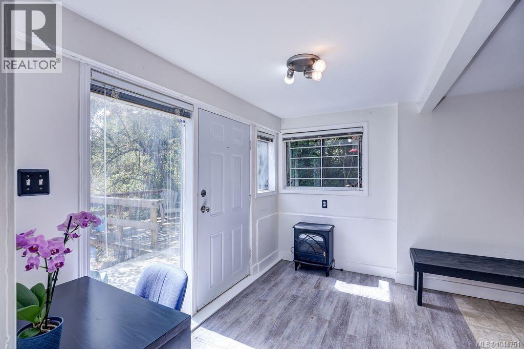 995 Franklyn St - Image 35