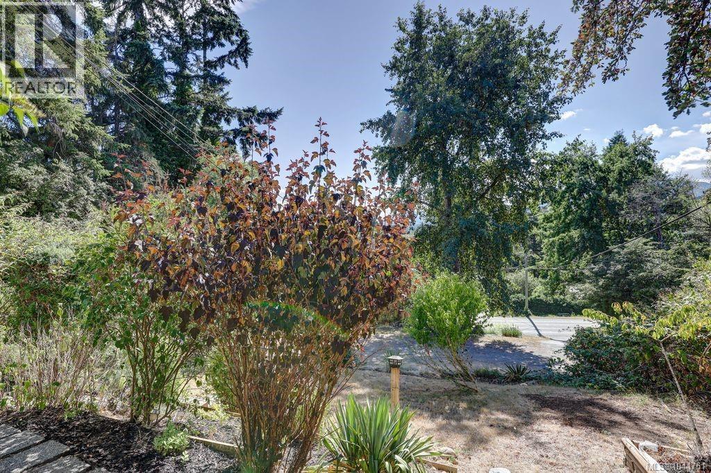 995 Franklyn St - Image 44