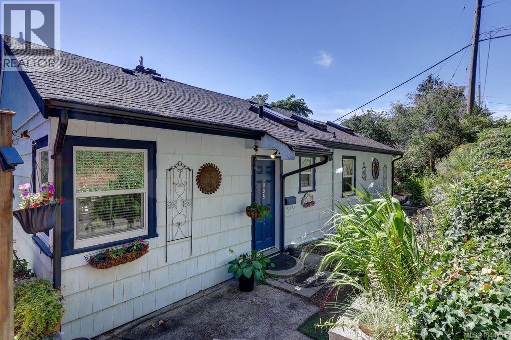 995 Franklyn St - Image 53