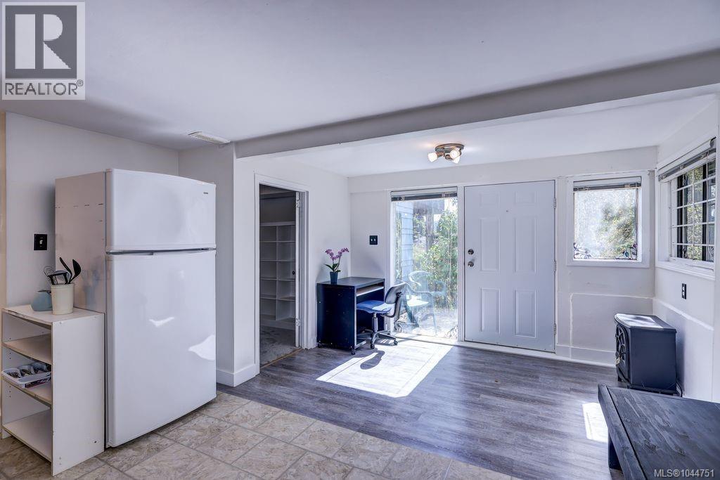 995 Franklyn St - 38
