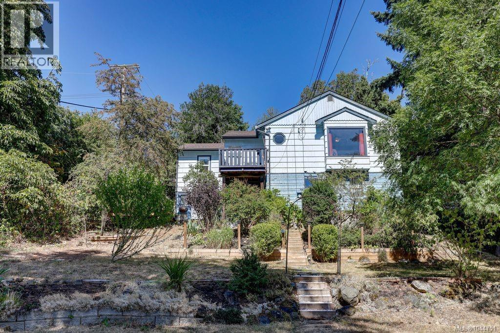995 Franklyn St - 46