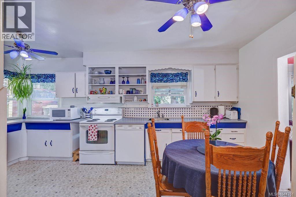 995 Franklyn St - 6