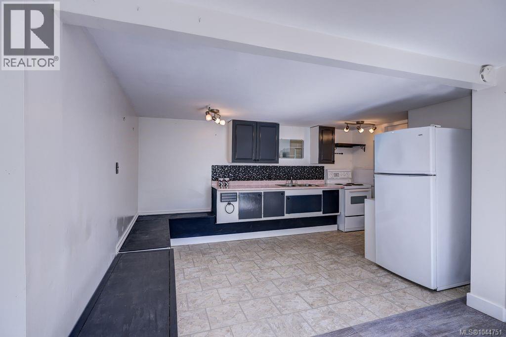 995 Franklyn St - Image 36