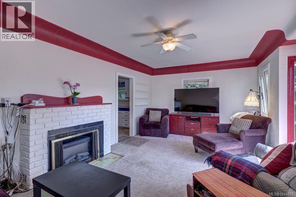 995 Franklyn St - 11