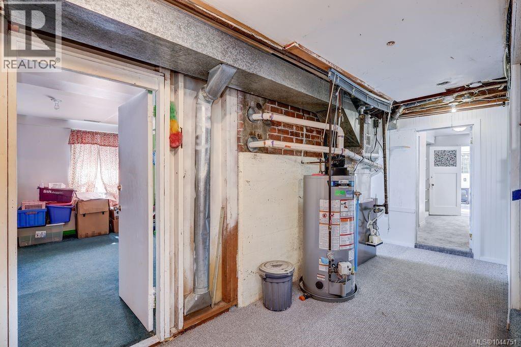 995 Franklyn St - Image 27