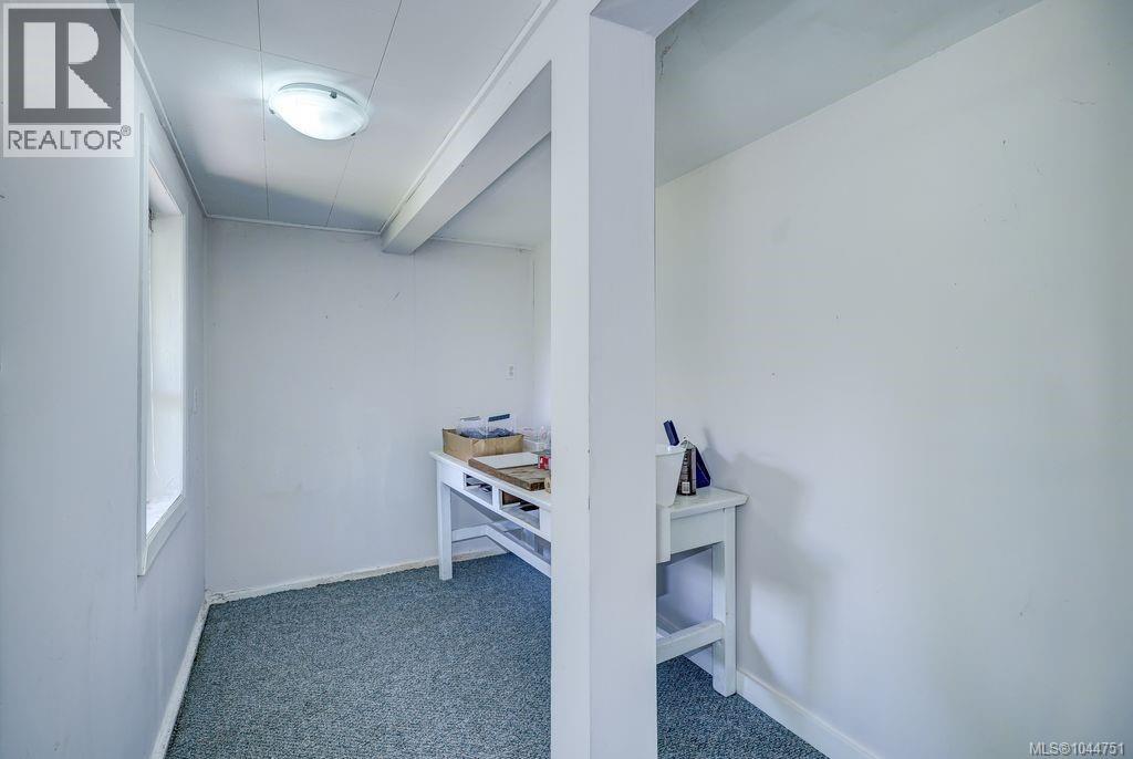 995 Franklyn St - Image 31