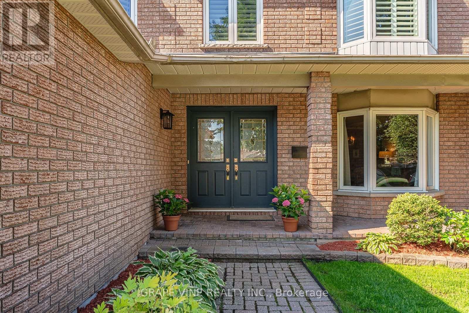 5 Bed, 4 Bath House for Sale in Ottawa – 36 BASLAW DRIVE, Ottawa – MLS# X13629730 - Image 3