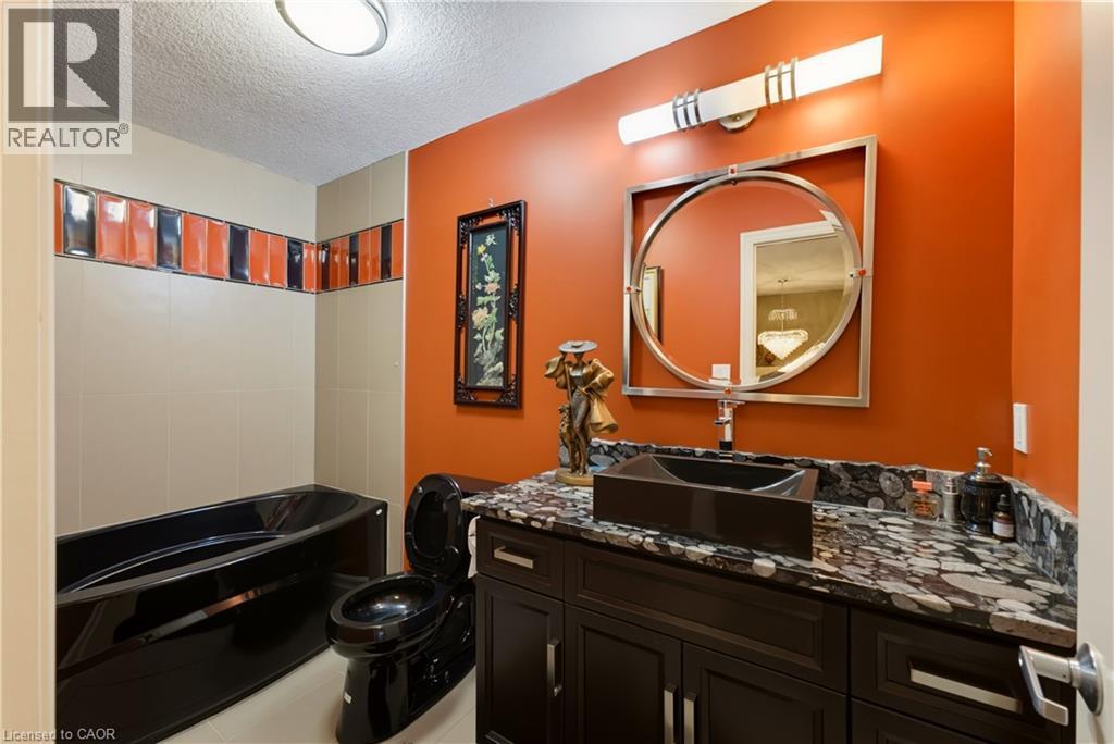123 OAK PARK Drive - Image 30