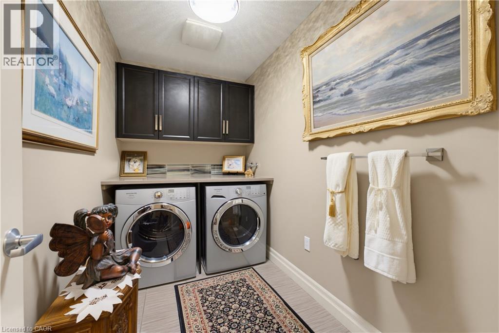 123 OAK PARK Drive - Image 25