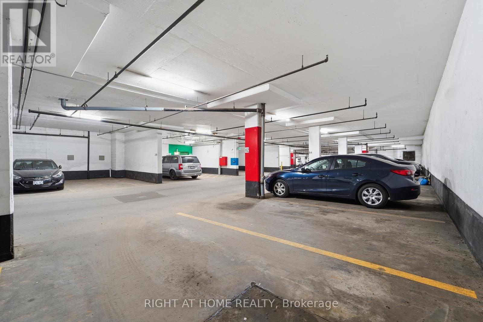 #1612 38 LEE CENTRE DRIVE - 18