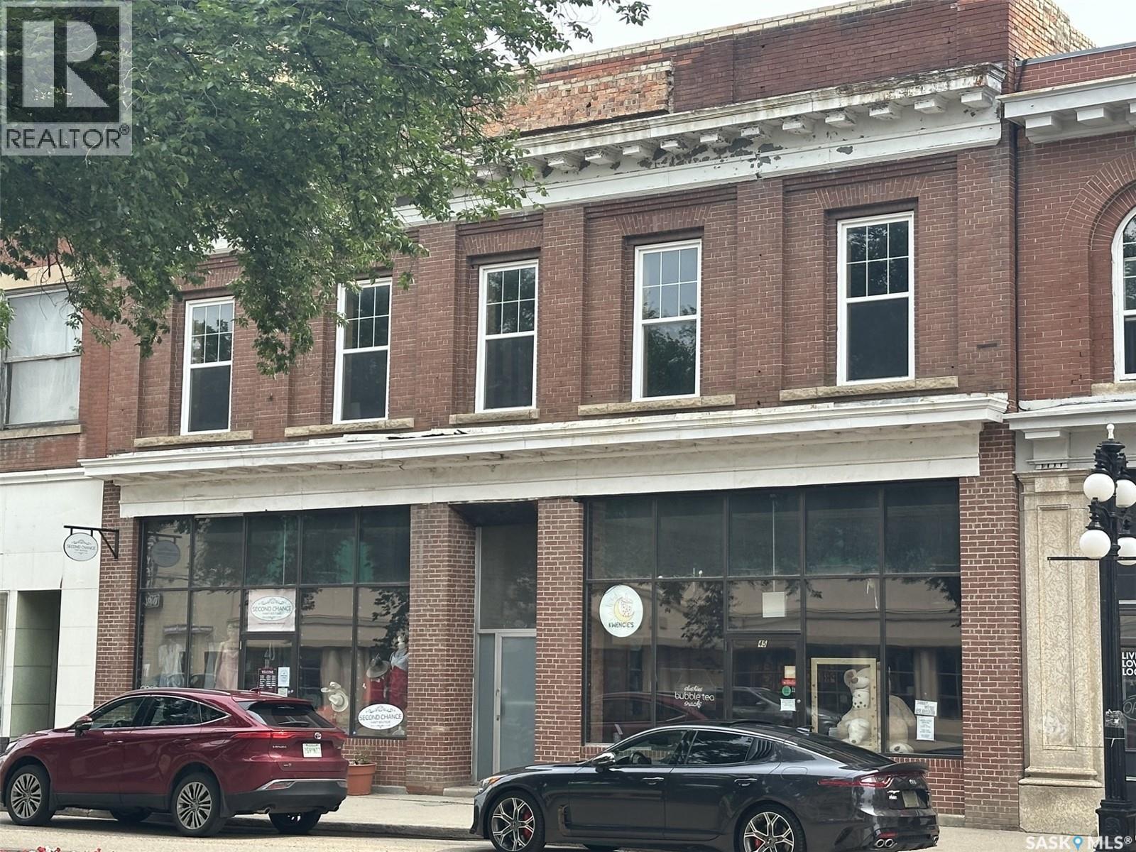 41 High STREET W, Moose Jaw — photo 2