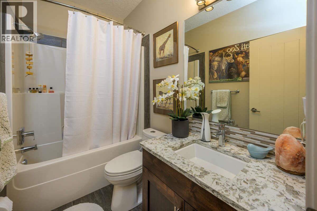 Photo 15 of 38 — 2693 LINKS DRIVE · Prince George, BC