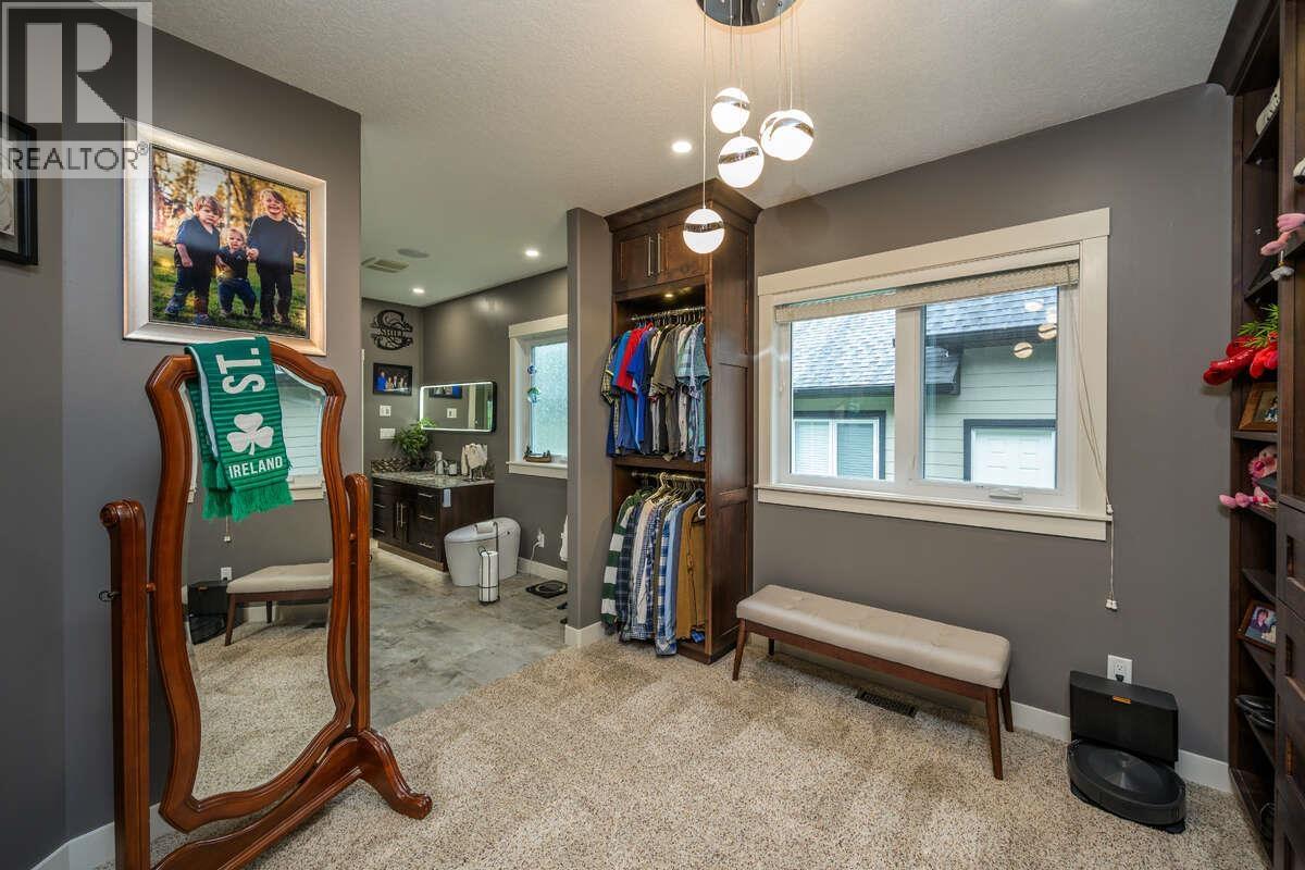 Photo 25 of 38 — 2693 LINKS DRIVE · Prince George, BC