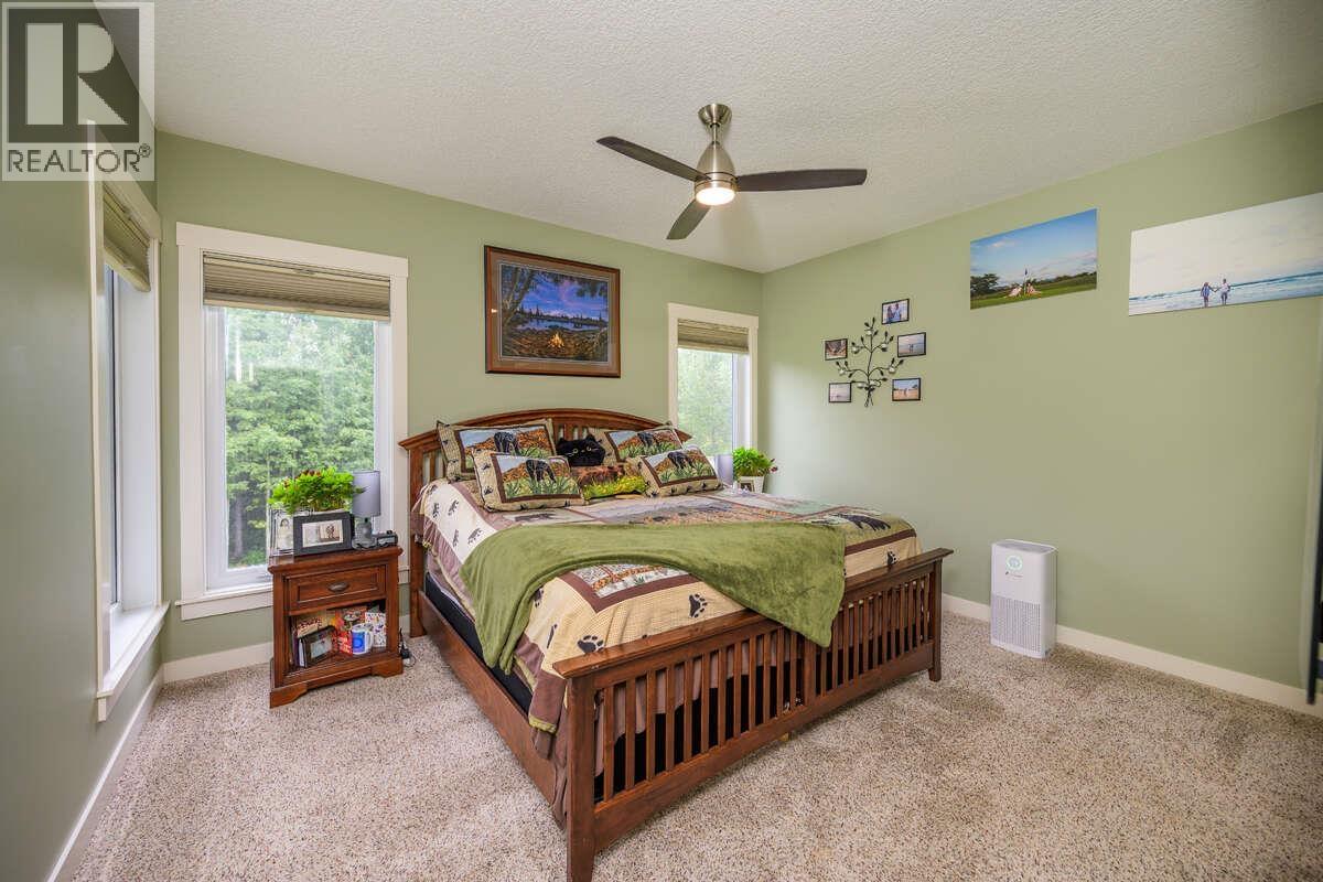 Photo 22 of 38 — 2693 LINKS DRIVE · Prince George, BC
