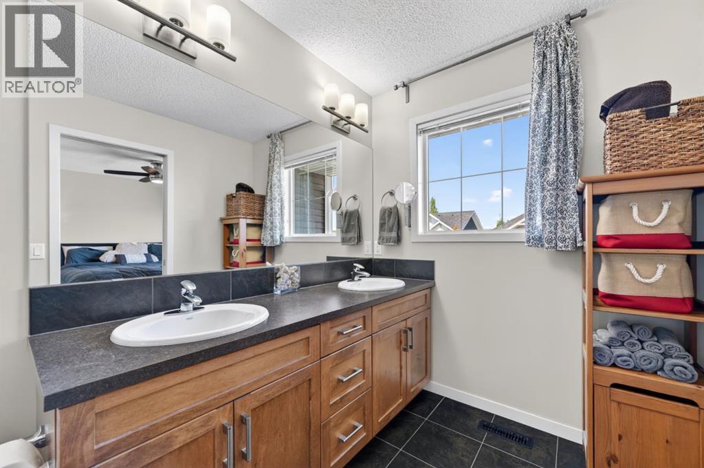 218 River Heights Green, Cochrane