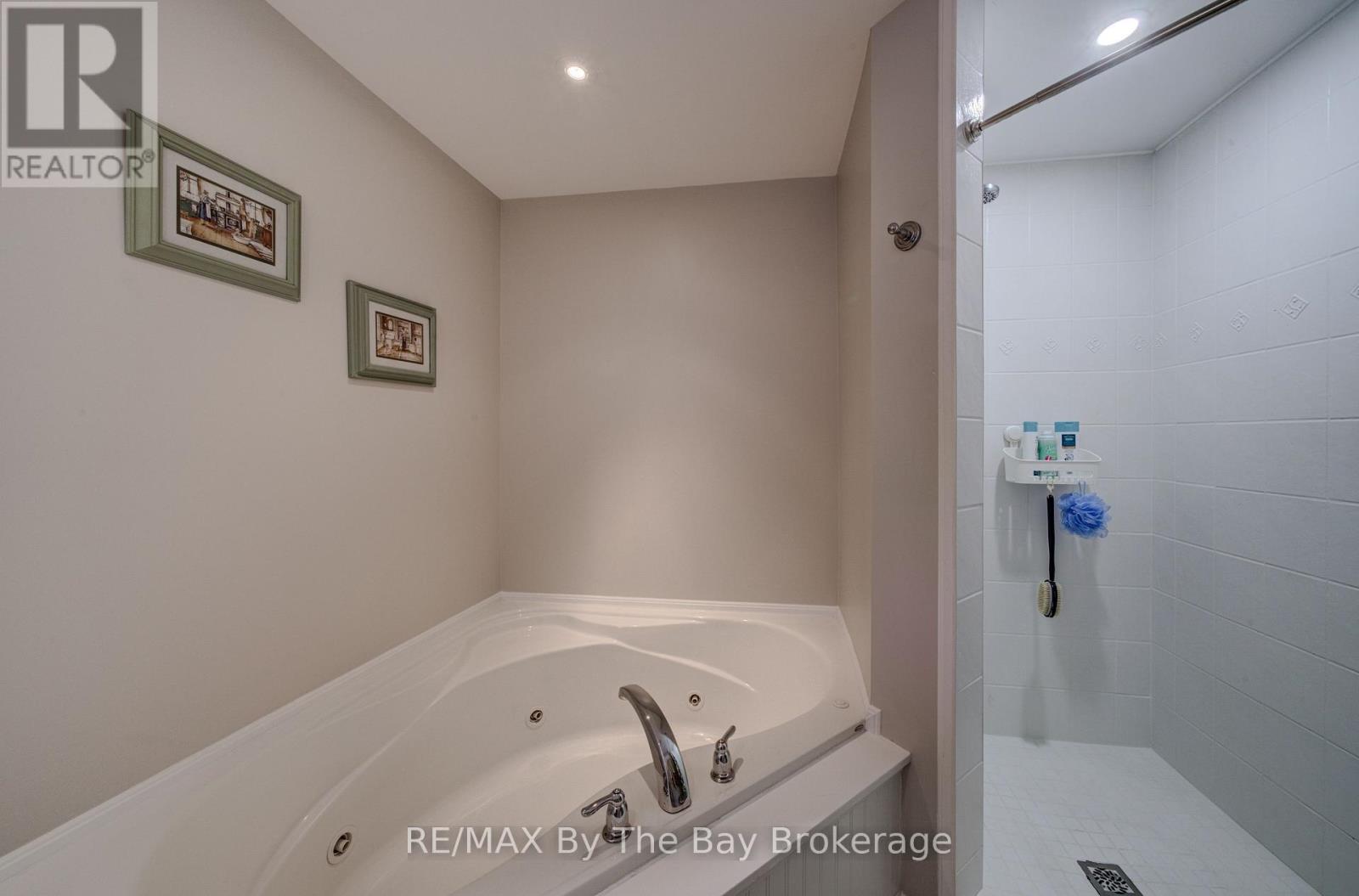 258 SUNNIDALE STREET - 33