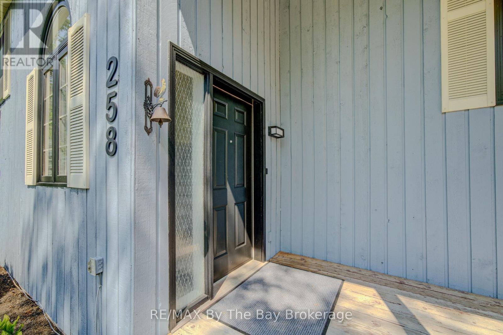 258 SUNNIDALE STREET - 4