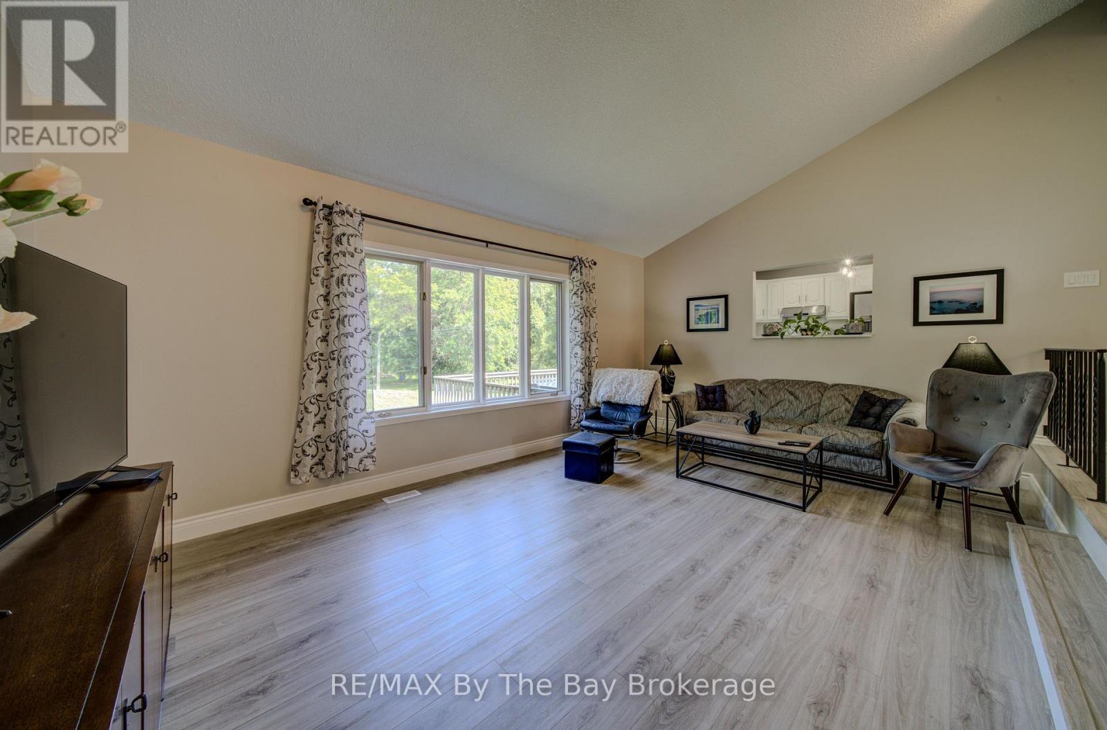 258 SUNNIDALE STREET - 8