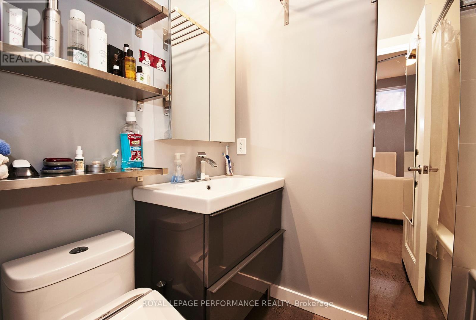 Unit B - 82 Third Avenue