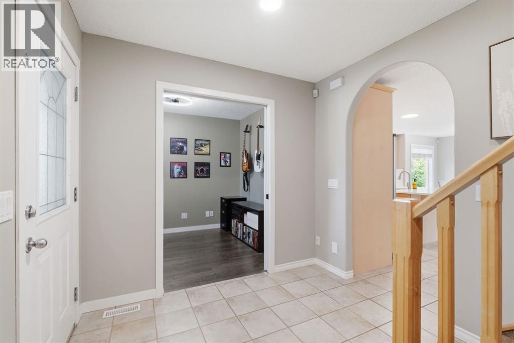 132 Coopers Heights SW - Image 6