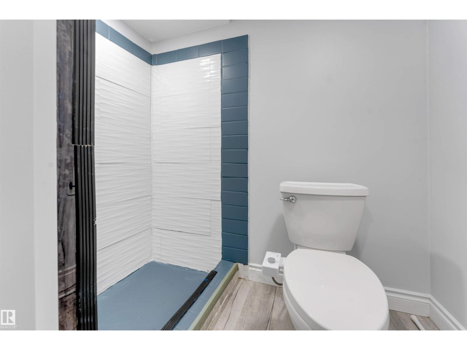 7419 33 AV NW - 44