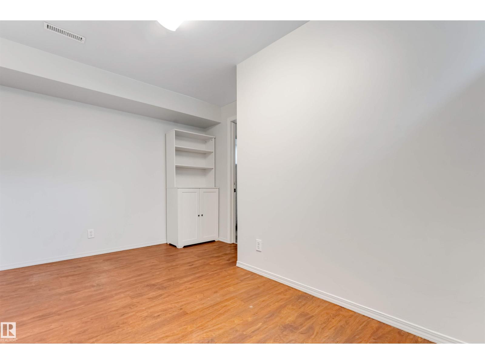 7419 33 AV NW - 42