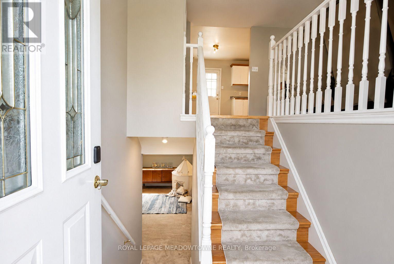 89 ROYAL BEECH DRIVE - 5