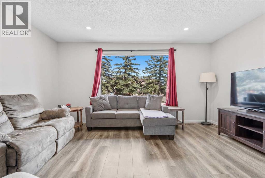 84 Falconridge Place NE, Falconridge, Calgary photo 4