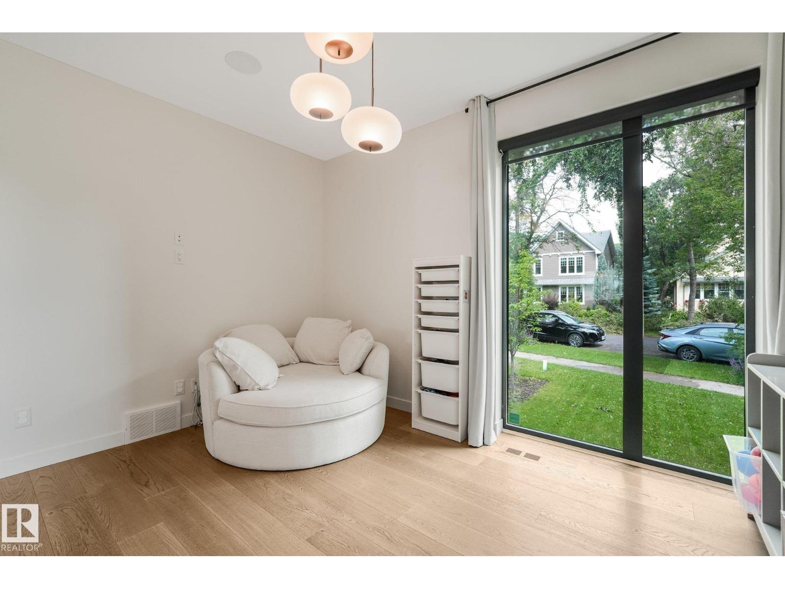 10925 UNIVERSITY AV NW - 8