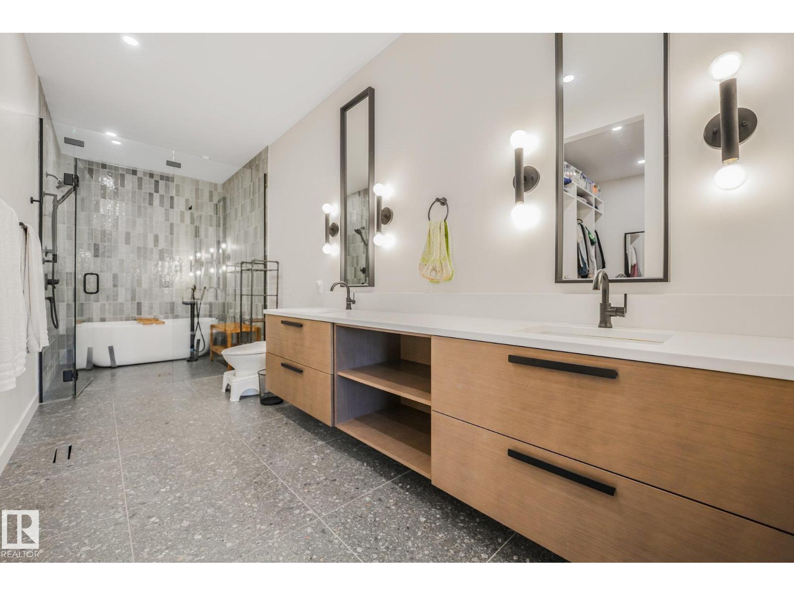 10925 UNIVERSITY AV NW - 29