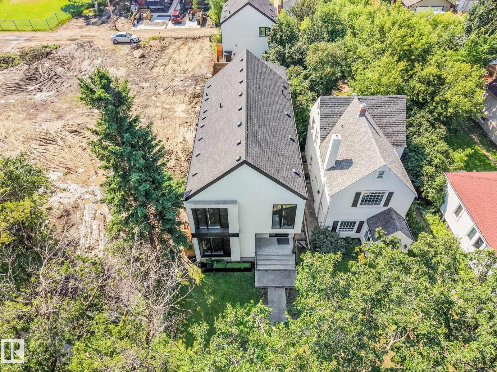 10925 UNIVERSITY AV NW - 66