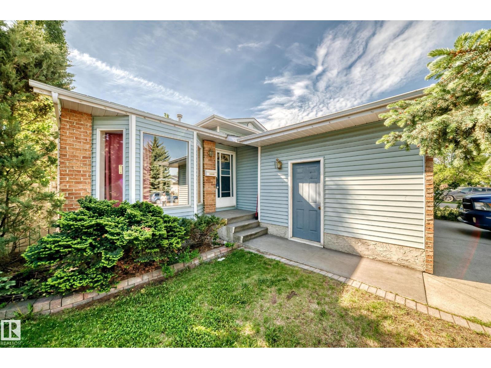 8011 188 ST NW - 3