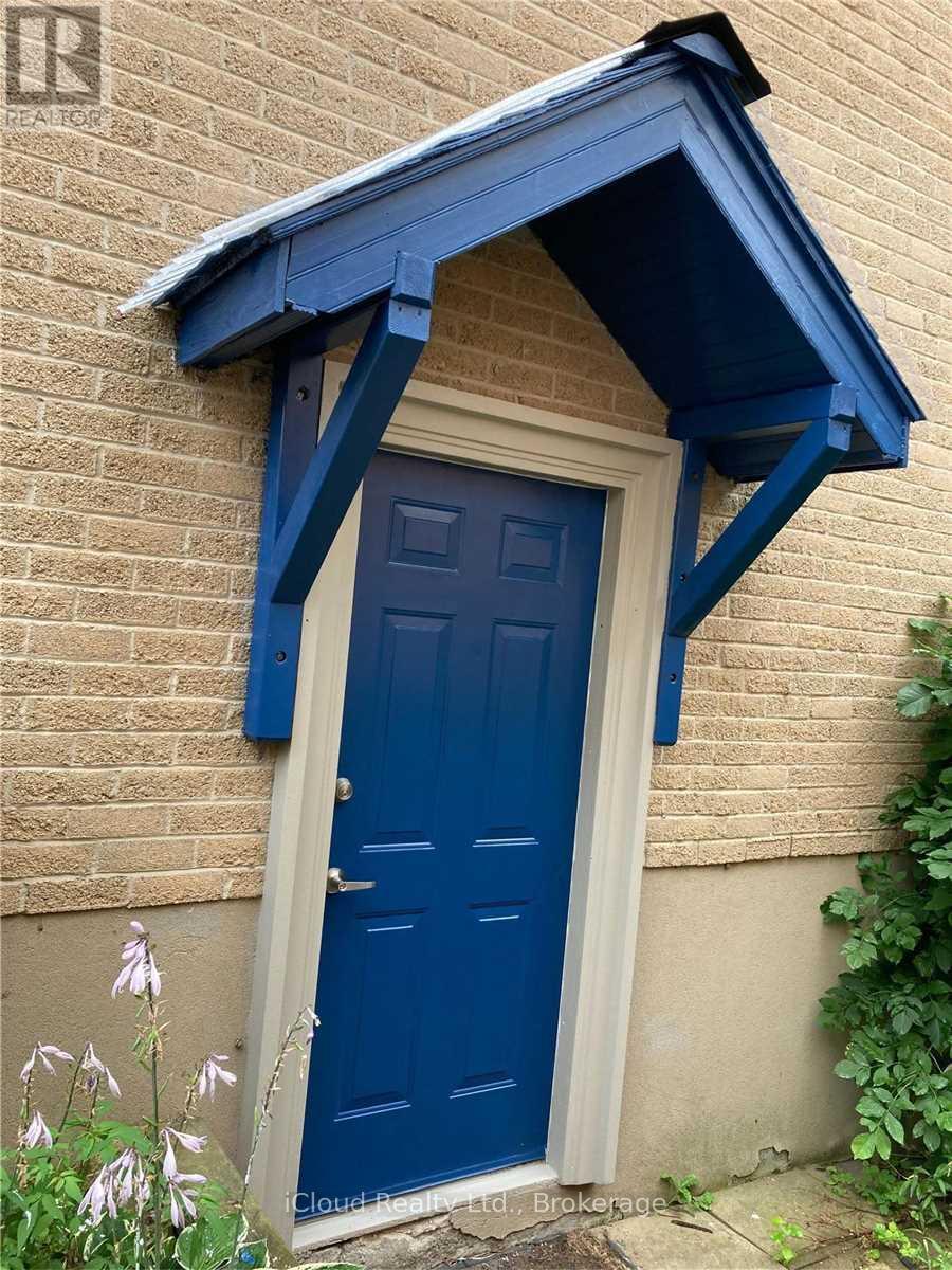 1449 ITHACA COURT