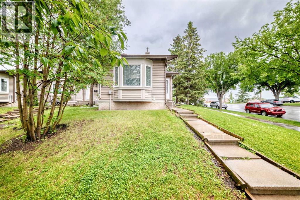 15 Falshire Terrace NE, Falconridge, Calgary photo 1