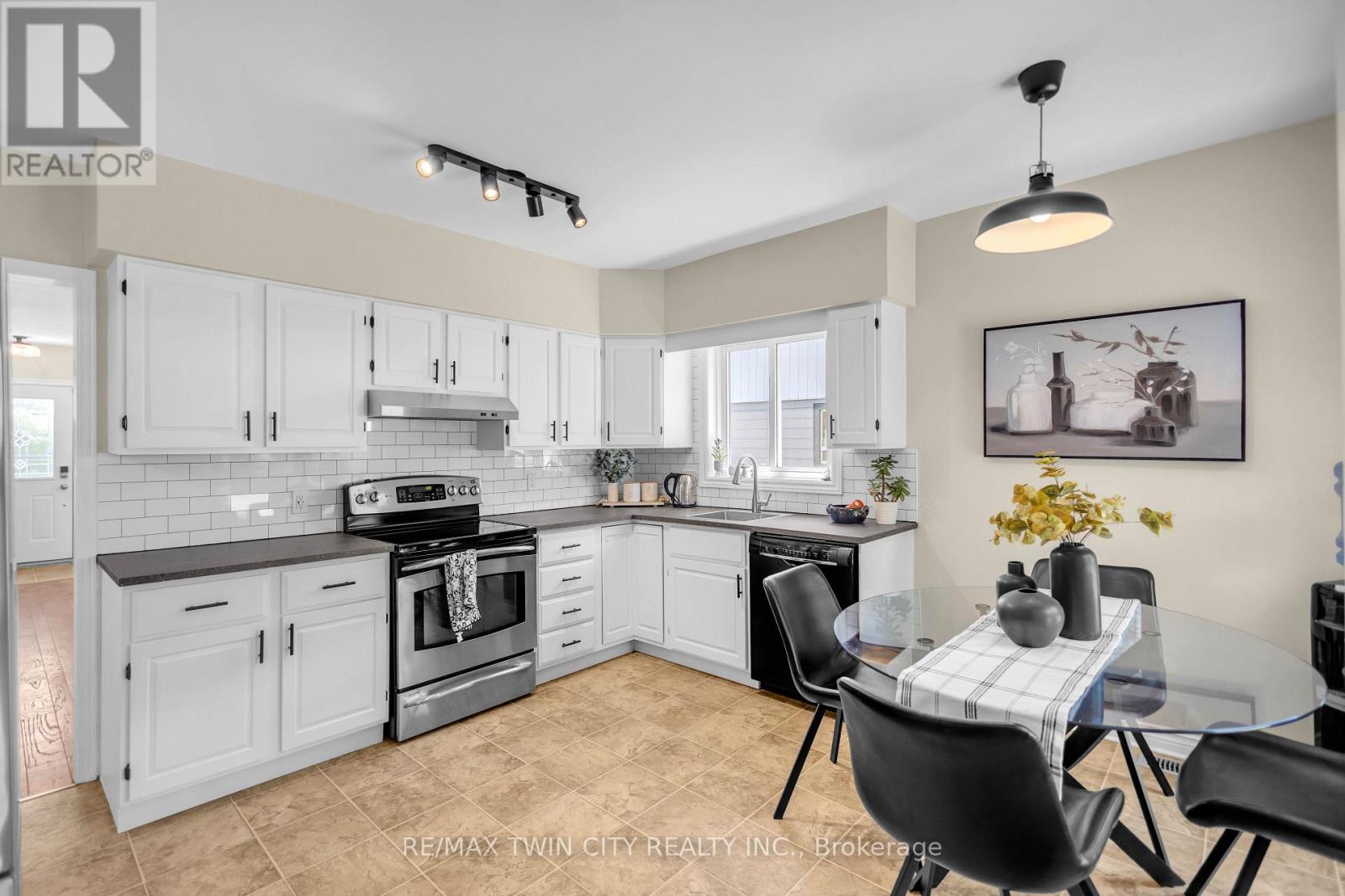 158 GRAND STREET - Image 8