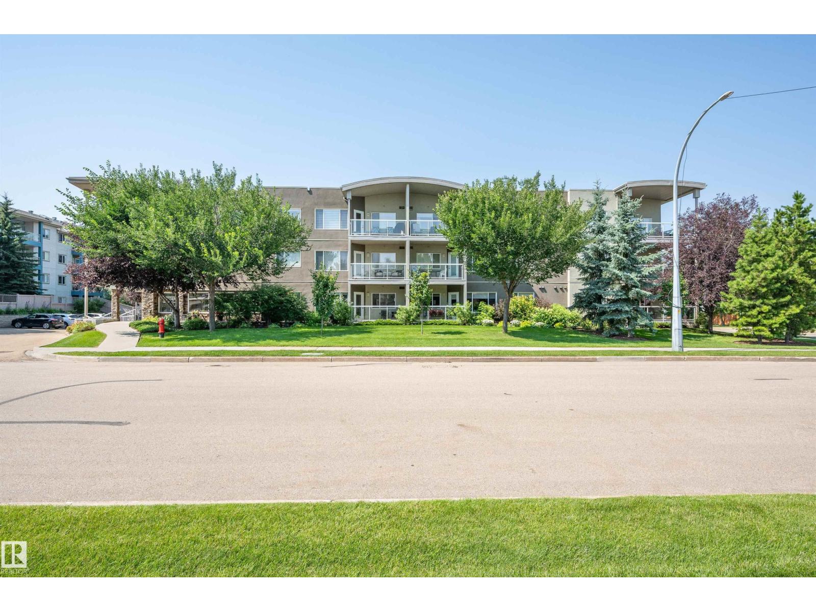 #304 100 Crystal LN, Durham Town Square, Sherwood Park photo 2