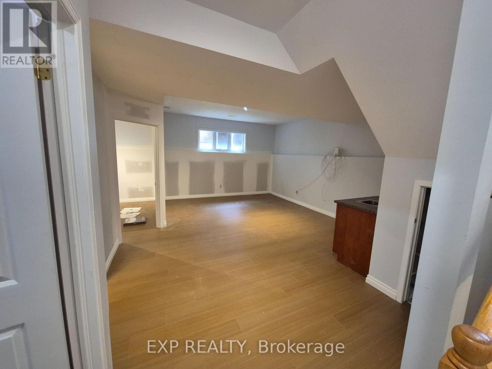 4 Bed, 3 Bath House for Rent in Ottawa – 2 MAPLE PARK PRIVATE, Ottawa – MLS# X13629900 - Image 20