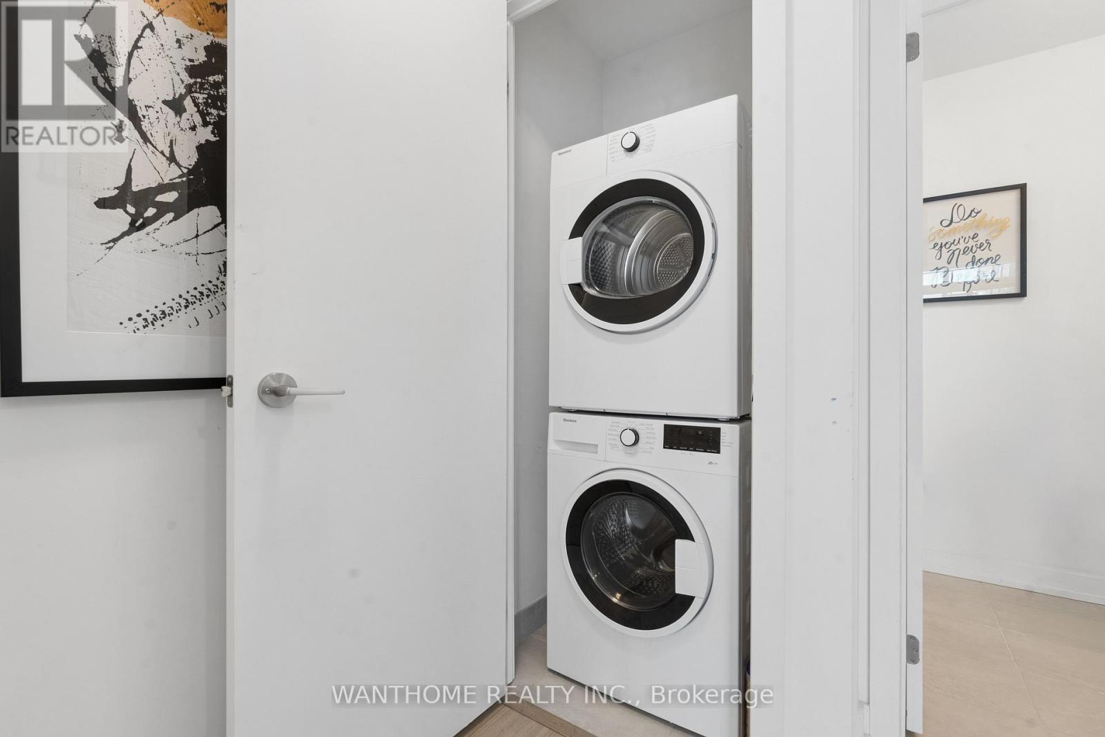 #15 861 SHEPPARD AVENUE W - 17