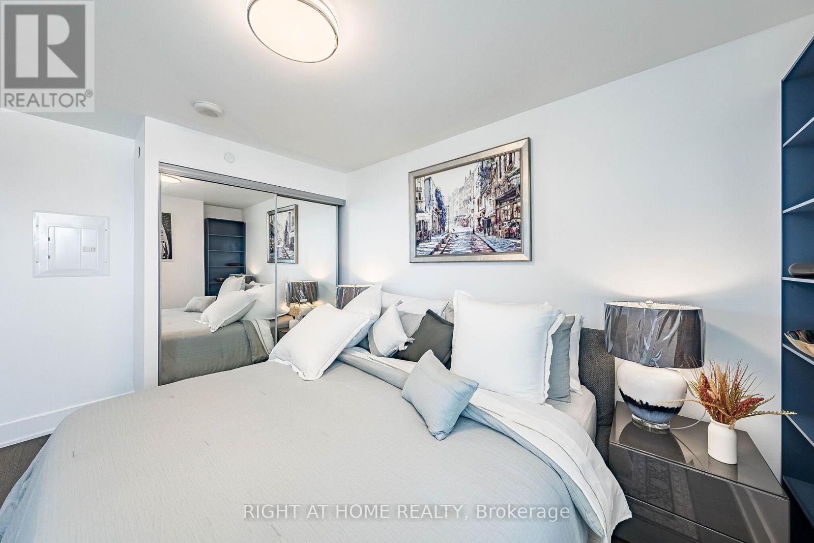 #1604 200 BLOOR STREET W - Image 22