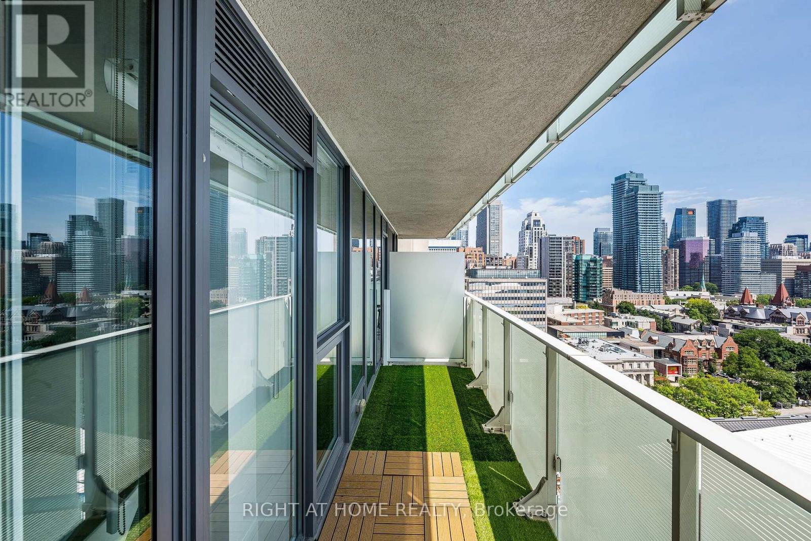 #1604 200 BLOOR STREET W - Image 32