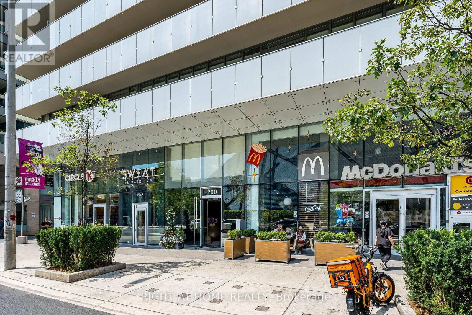 #1604 200 BLOOR STREET W - 4