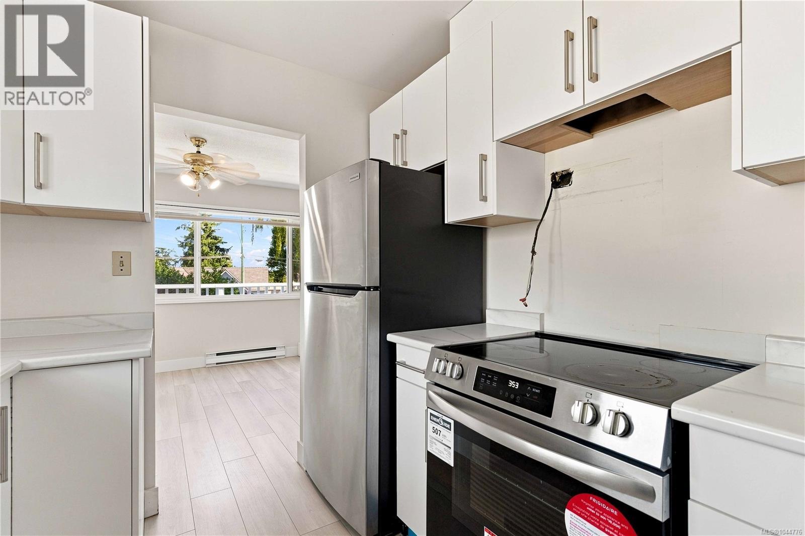  2940 Cedar Hill Road, Victoria