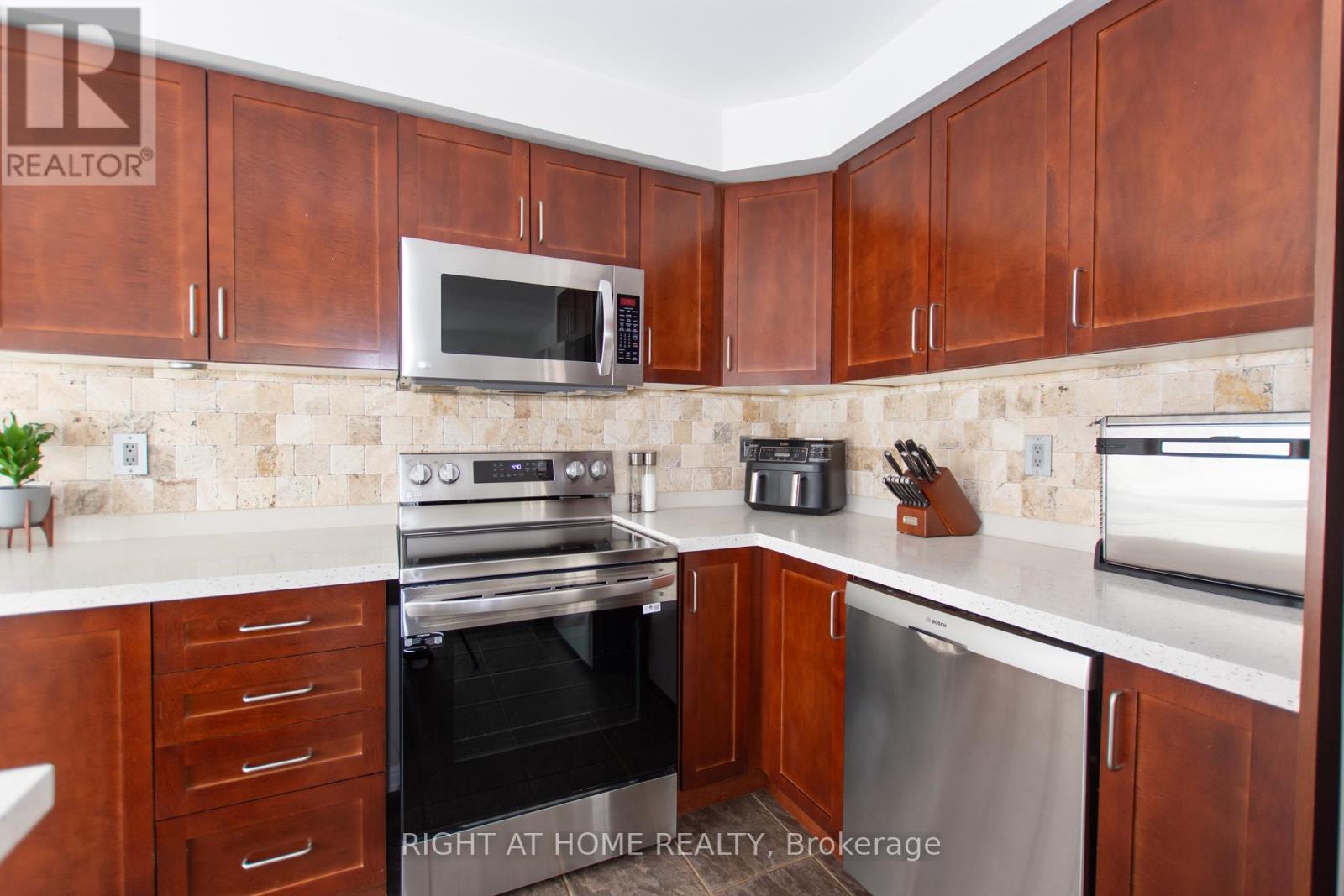 221 PROSSER CIRCLE - 15