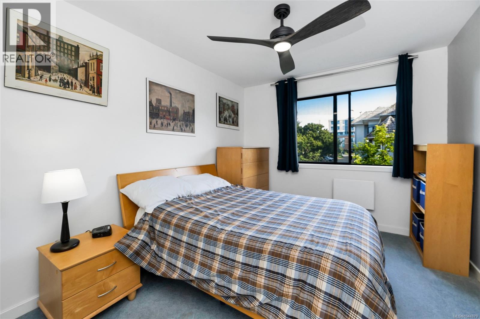 201 3900 Shelbourne Street, Saanich