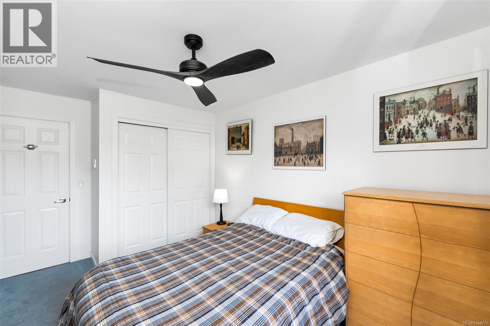 #201 3900 Shelbourne St - 17